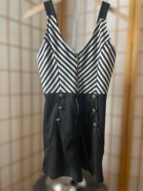 Black & White Striped Sleeveless Romper with Gold Zipper - Women's XS/S